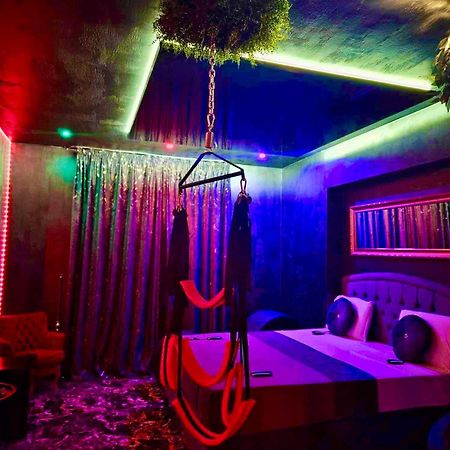 Love Room Bukarest Kültér fotó