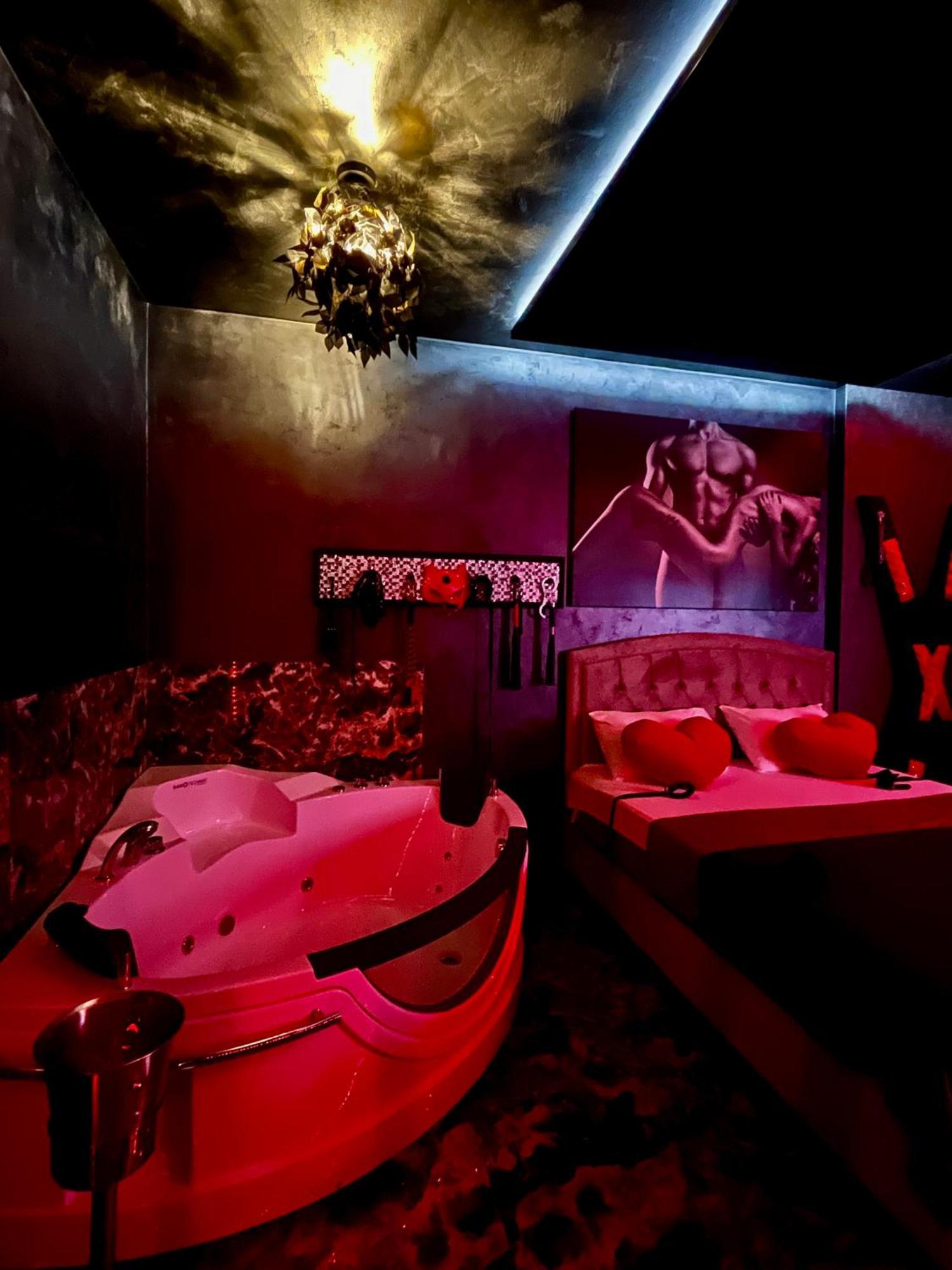 Love Room Bukarest Kültér fotó