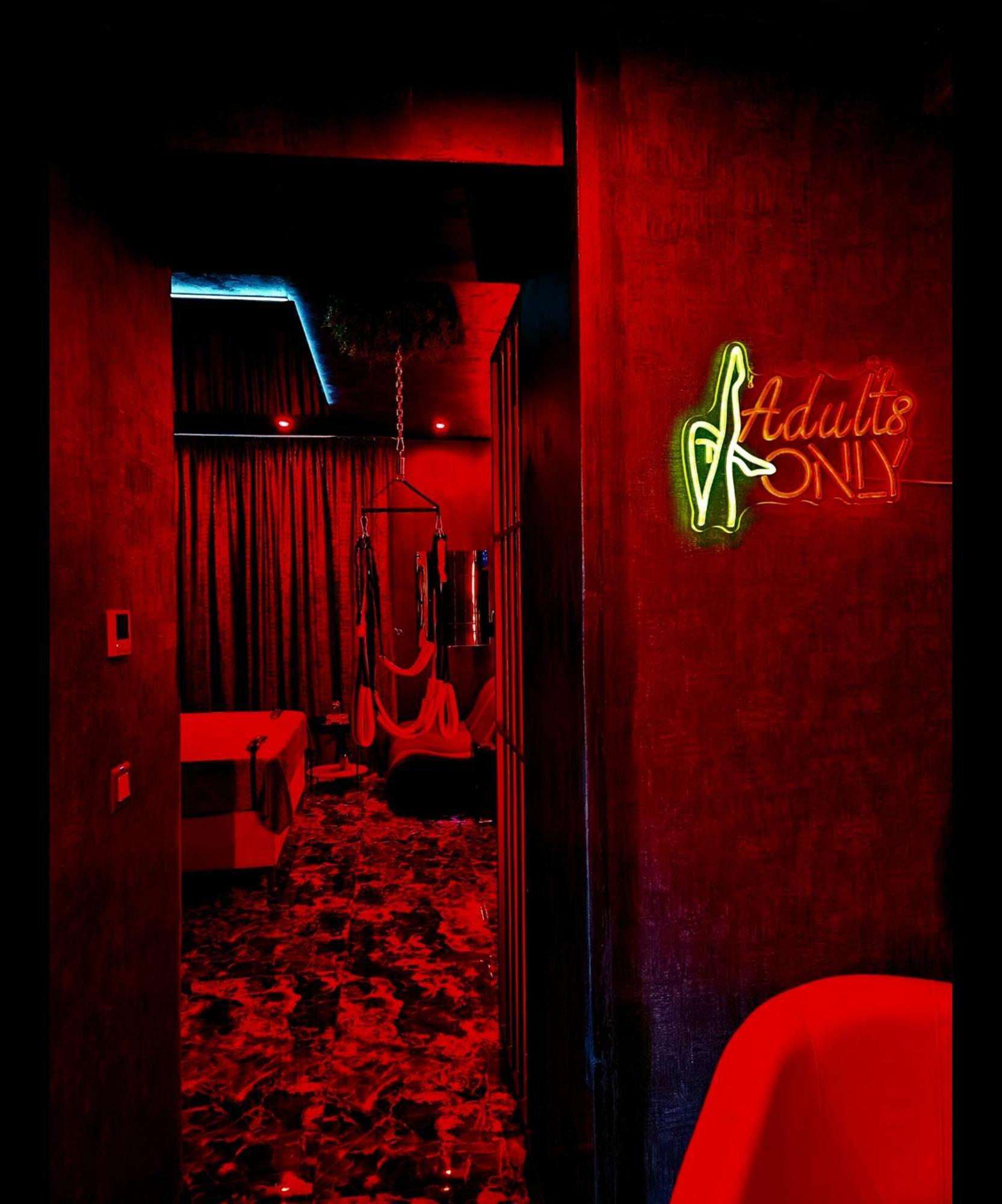 Love Room Bukarest Kültér fotó